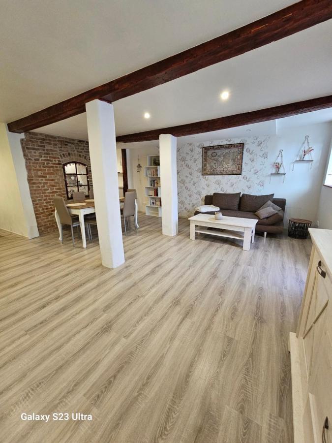 Ferienwohnung ,,Hinter Der Mauer" ฮิลด์บวร์กเฮาเซน ภายนอก รูปภาพ