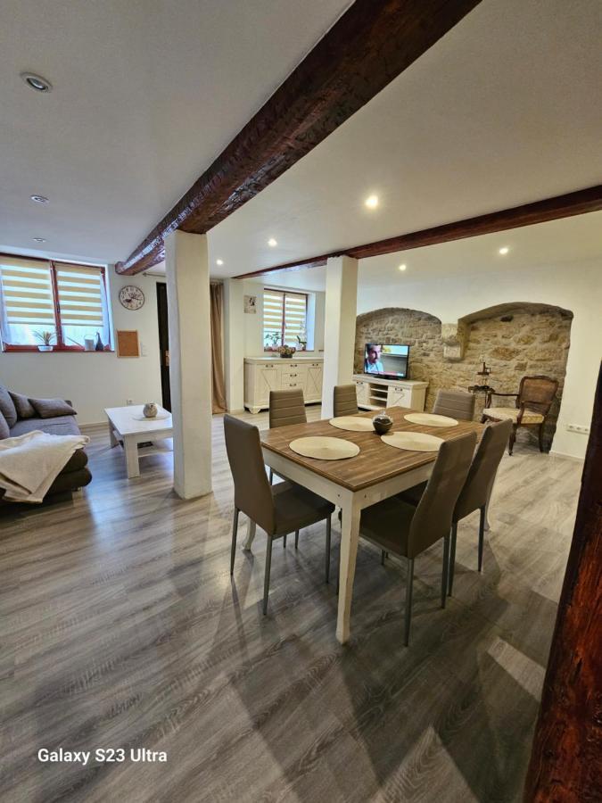 Ferienwohnung ,,Hinter Der Mauer" ฮิลด์บวร์กเฮาเซน ภายนอก รูปภาพ